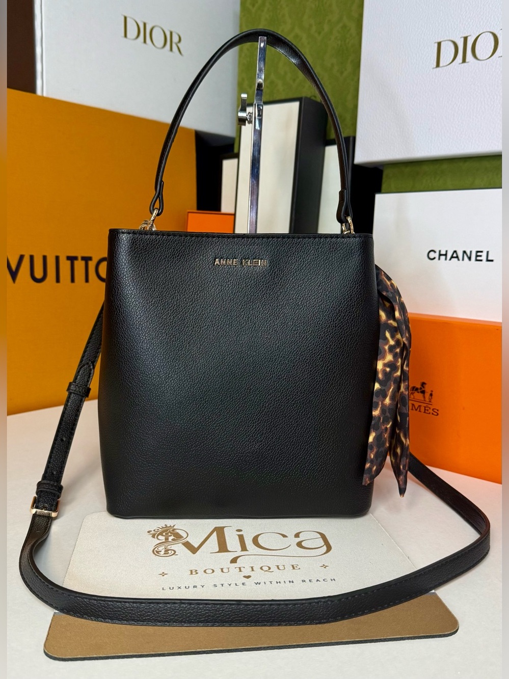 🆕ANNE KLEIN Black Pebbled Leather Shoulder Bag with Scarf Accent - Picture 6 of 16